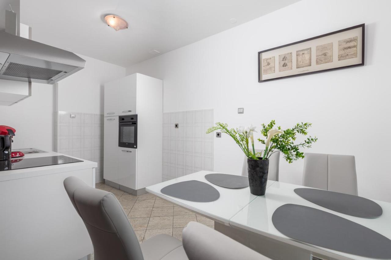 Apartment Kvarner View كوسترينا المظهر الخارجي الصورة